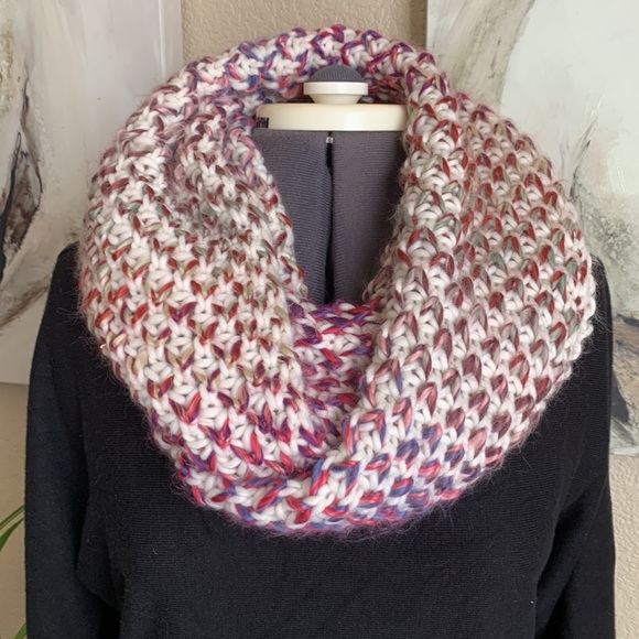 Old Navy - Colorful, Wide, Infinity Scarf - Picture 4 of 7